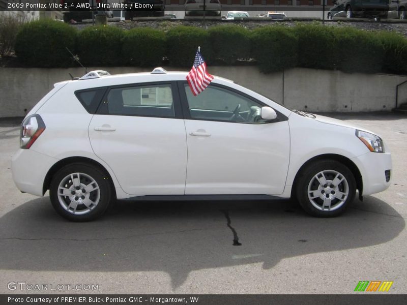 Ultra White / Ebony 2009 Pontiac Vibe 2.4 AWD
