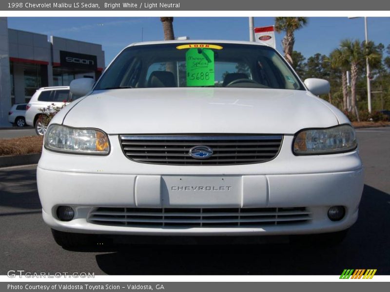 Bright White / Light Neutral 1998 Chevrolet Malibu LS Sedan