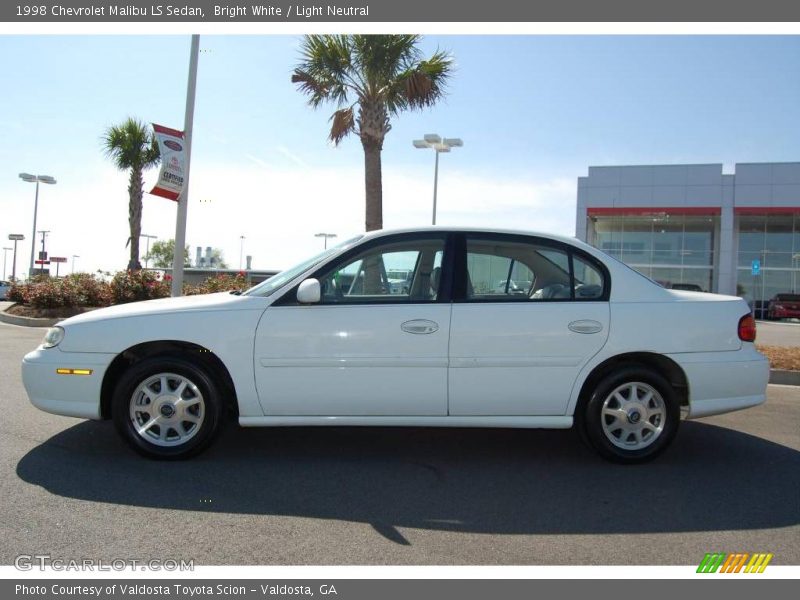 Bright White / Light Neutral 1998 Chevrolet Malibu LS Sedan