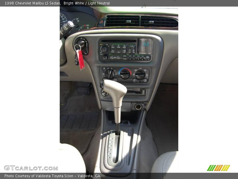 Bright White / Light Neutral 1998 Chevrolet Malibu LS Sedan