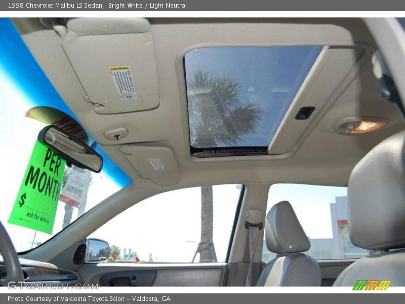 Bright White / Light Neutral 1998 Chevrolet Malibu LS Sedan