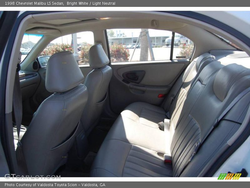 Bright White / Light Neutral 1998 Chevrolet Malibu LS Sedan