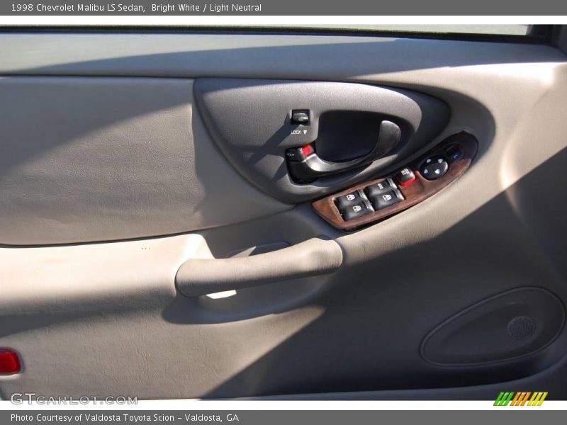 Bright White / Light Neutral 1998 Chevrolet Malibu LS Sedan