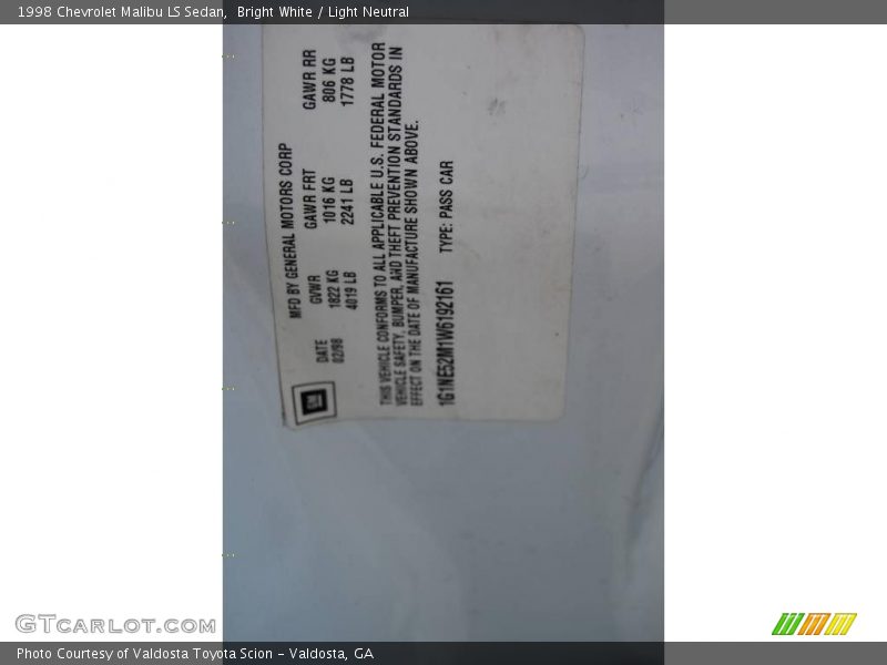 Bright White / Light Neutral 1998 Chevrolet Malibu LS Sedan