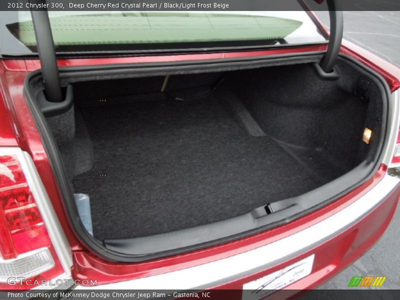 Deep Cherry Red Crystal Pearl / Black/Light Frost Beige 2012 Chrysler 300