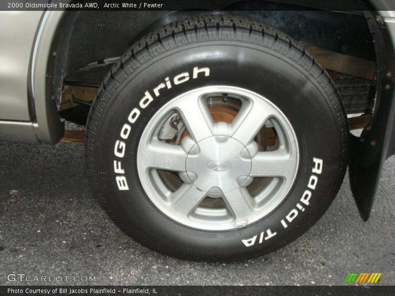 Arctic White / Pewter 2000 Oldsmobile Bravada AWD