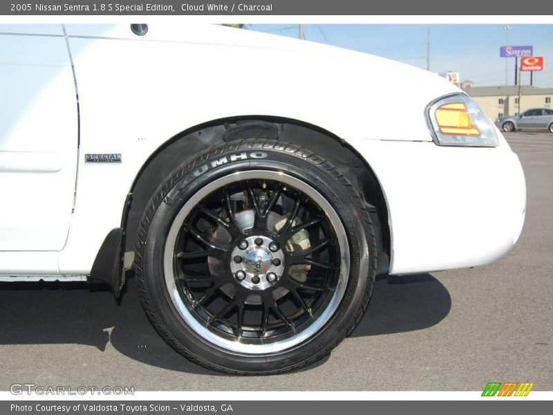 Cloud White / Charcoal 2005 Nissan Sentra 1.8 S Special Edition