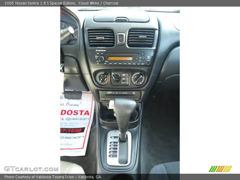 Cloud White / Charcoal 2005 Nissan Sentra 1.8 S Special Edition