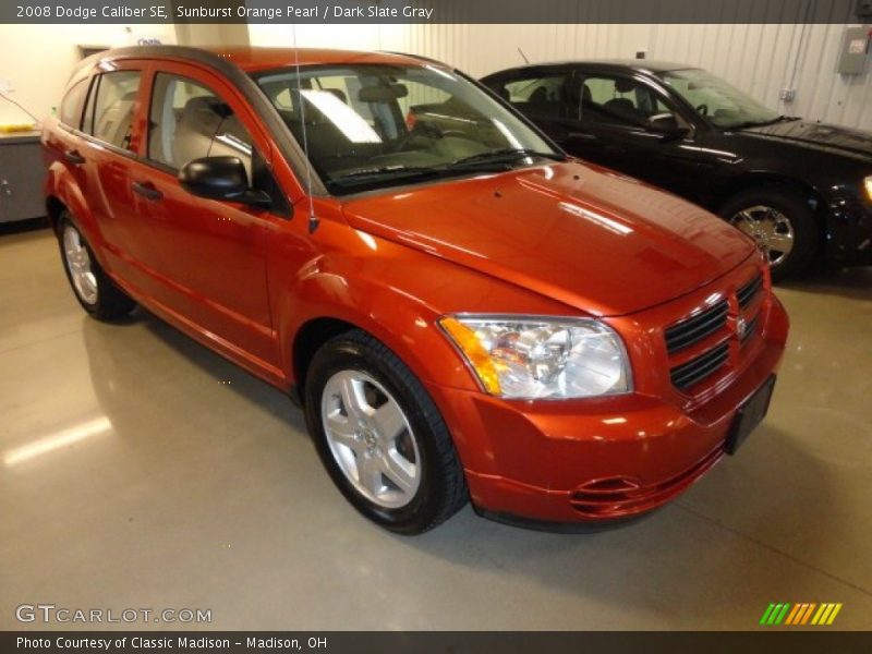 Sunburst Orange Pearl / Dark Slate Gray 2008 Dodge Caliber SE