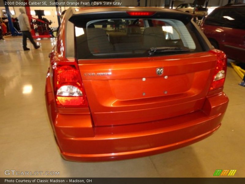 Sunburst Orange Pearl / Dark Slate Gray 2008 Dodge Caliber SE