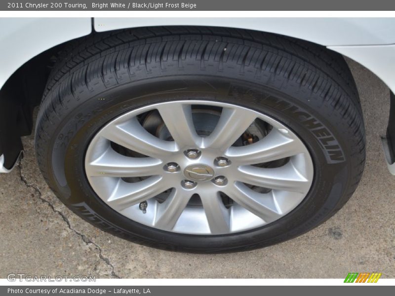 Bright White / Black/Light Frost Beige 2011 Chrysler 200 Touring