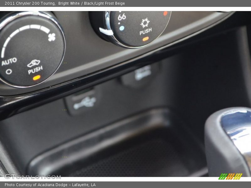 Bright White / Black/Light Frost Beige 2011 Chrysler 200 Touring