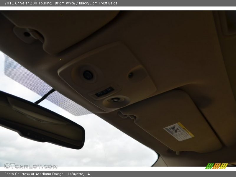 Bright White / Black/Light Frost Beige 2011 Chrysler 200 Touring