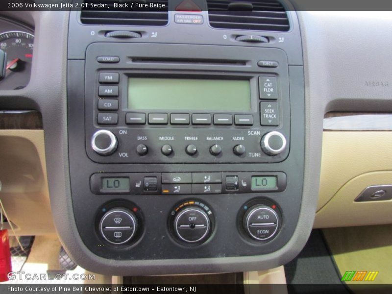 Black / Pure Beige 2006 Volkswagen Jetta 2.0T Sedan