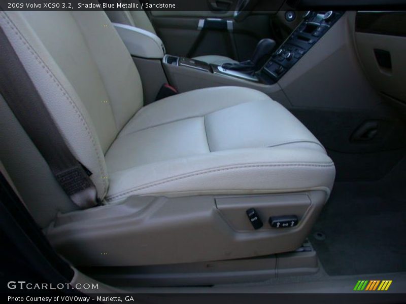 Front Seat of 2009 XC90 3.2