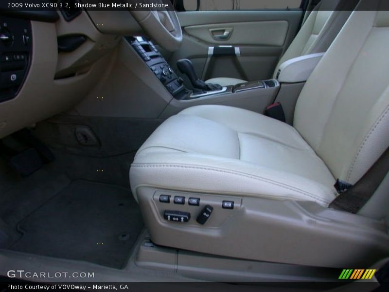 Front Seat of 2009 XC90 3.2