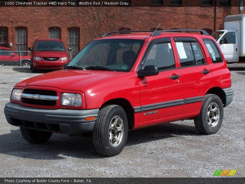 Wildfire Red / Medium Gray 2000 Chevrolet Tracker 4WD Hard Top