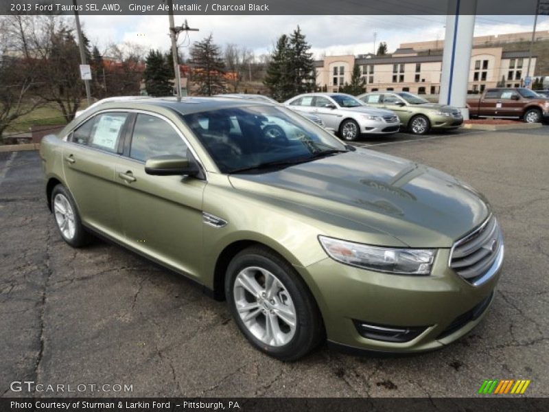 Front 3/4 View of 2013 Taurus SEL AWD