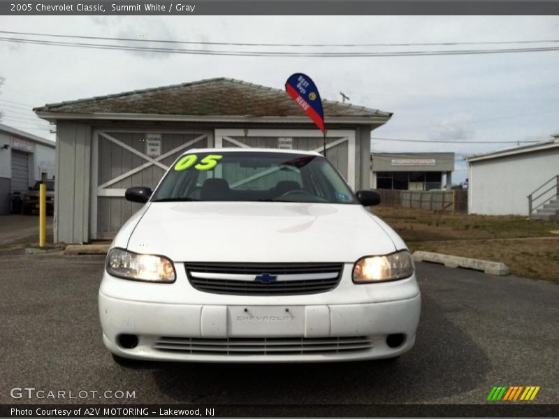 Summit White / Gray 2005 Chevrolet Classic