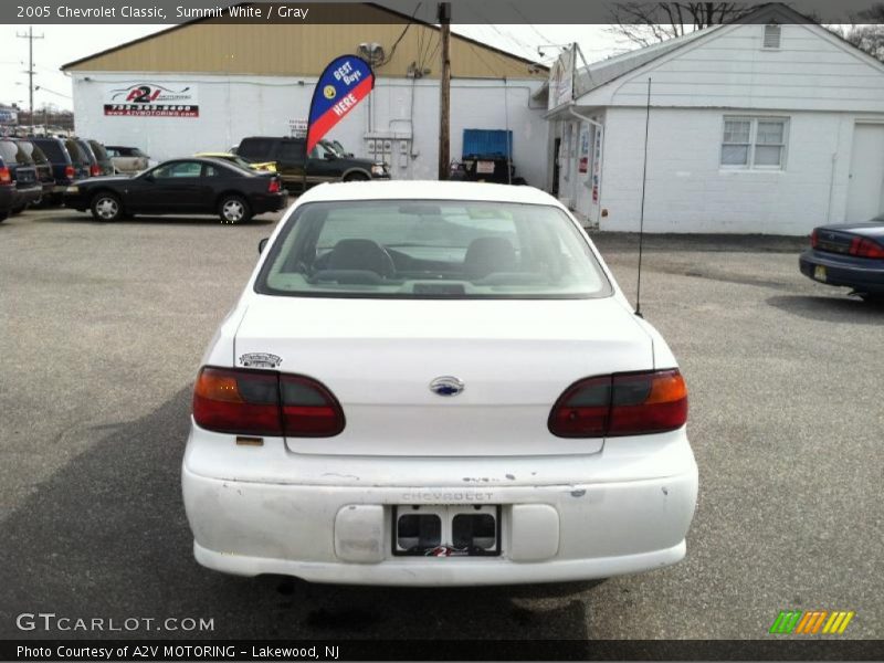 Summit White / Gray 2005 Chevrolet Classic