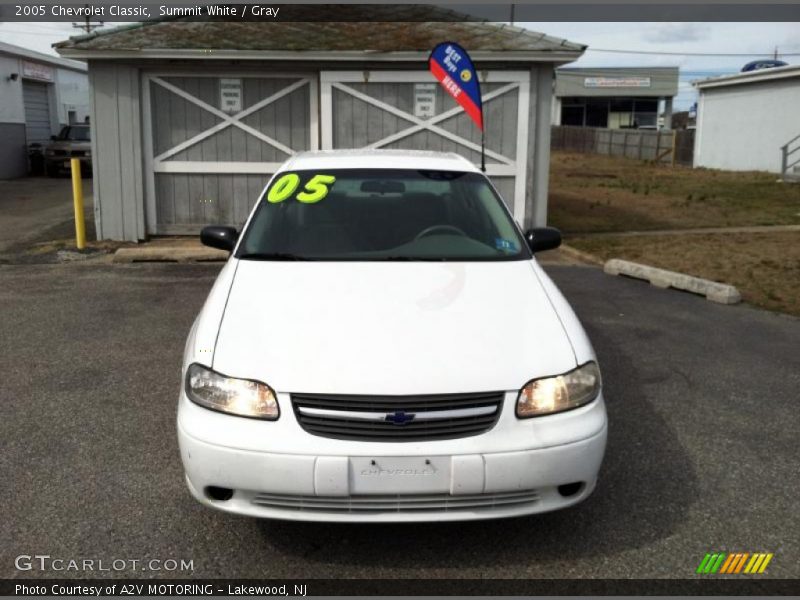 Summit White / Gray 2005 Chevrolet Classic