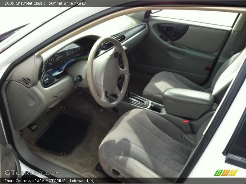 Summit White / Gray 2005 Chevrolet Classic