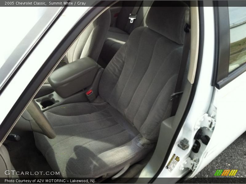 Summit White / Gray 2005 Chevrolet Classic
