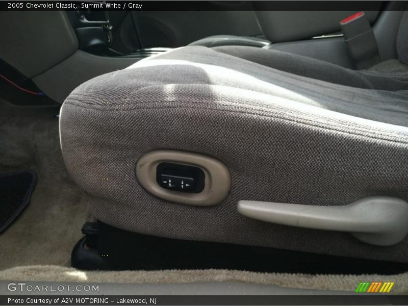 Summit White / Gray 2005 Chevrolet Classic