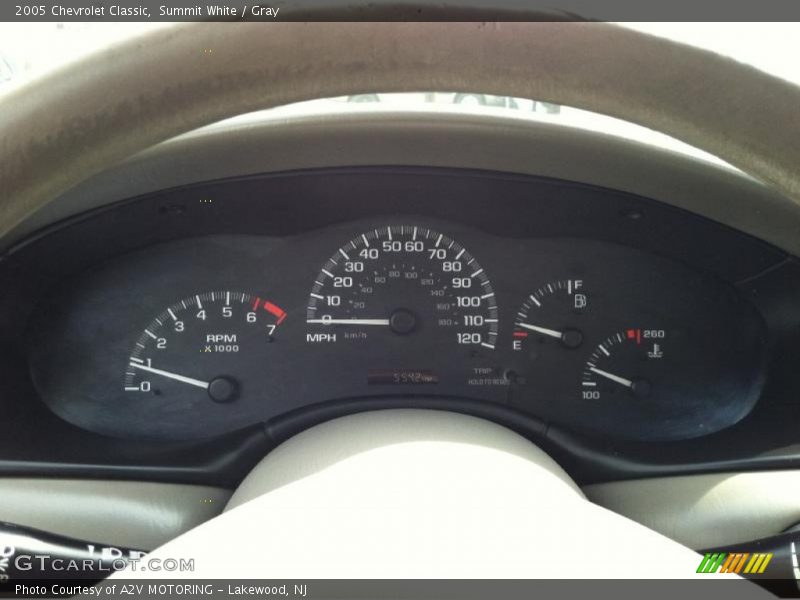 Summit White / Gray 2005 Chevrolet Classic
