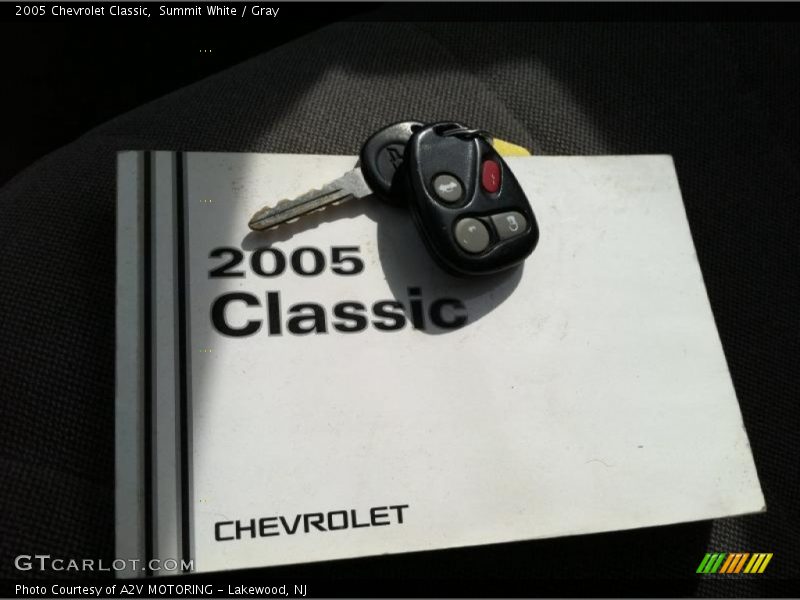 Summit White / Gray 2005 Chevrolet Classic