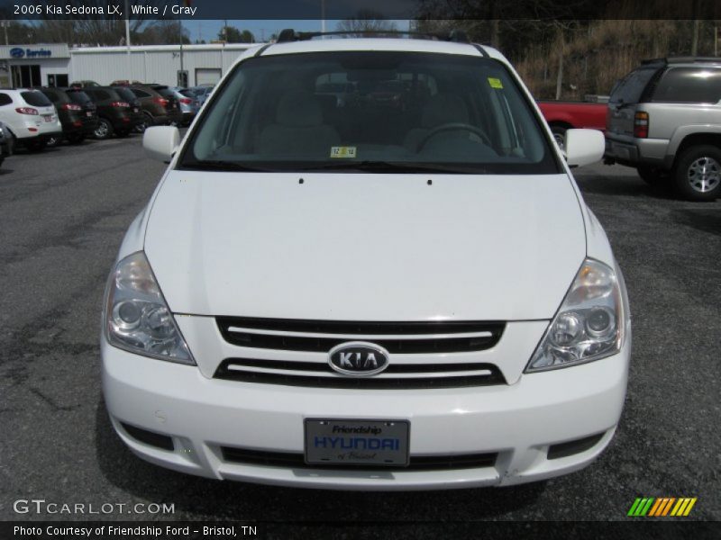 White / Gray 2006 Kia Sedona LX