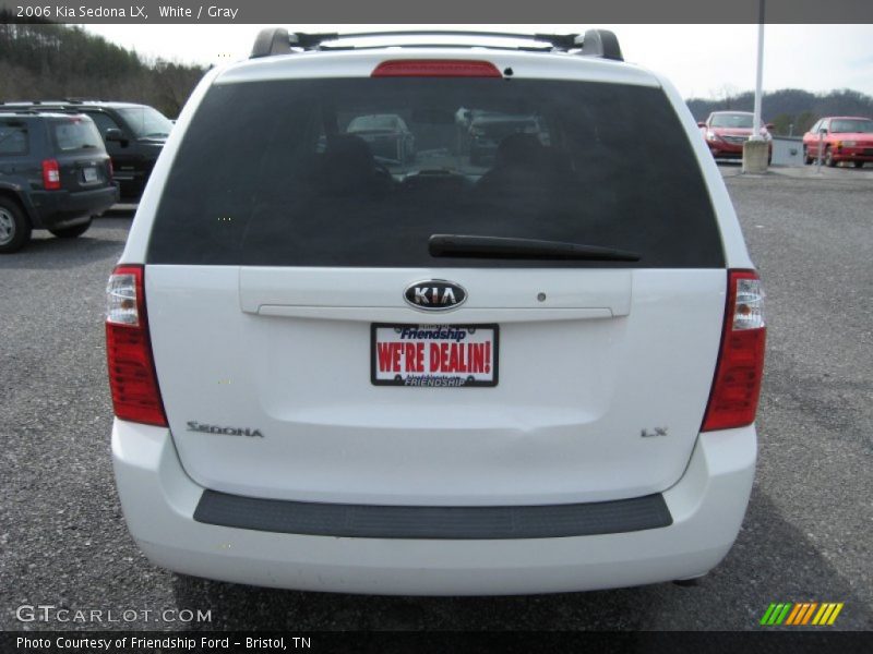 White / Gray 2006 Kia Sedona LX