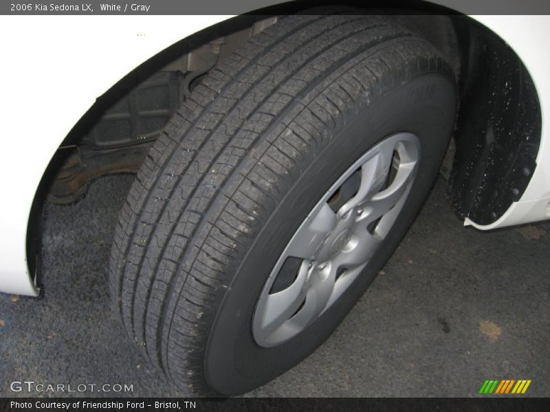 White / Gray 2006 Kia Sedona LX
