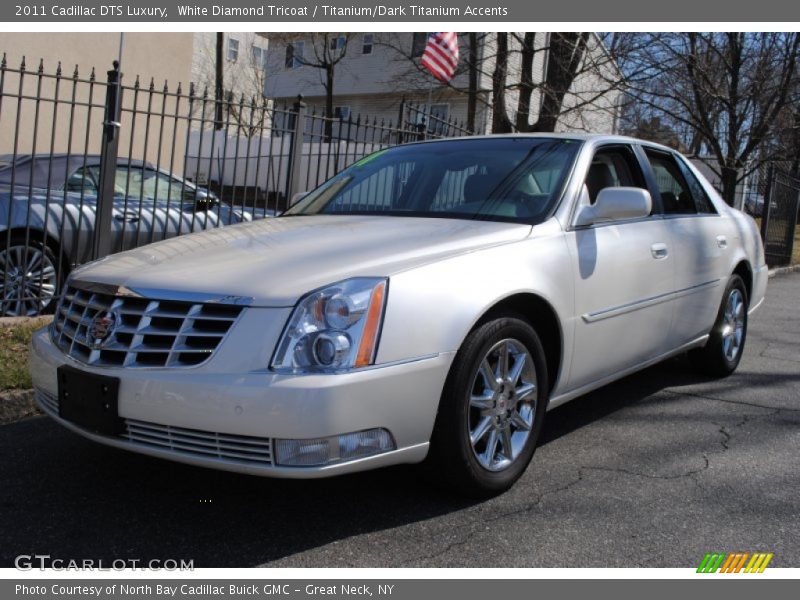 White Diamond Tricoat / Titanium/Dark Titanium Accents 2011 Cadillac DTS Luxury