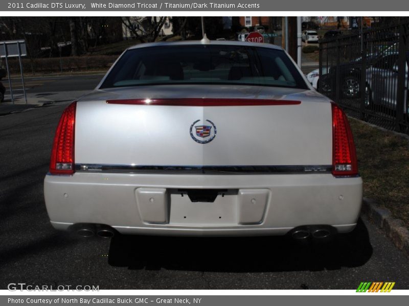 White Diamond Tricoat / Titanium/Dark Titanium Accents 2011 Cadillac DTS Luxury
