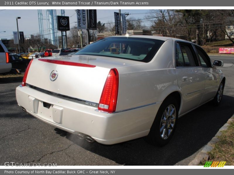 White Diamond Tricoat / Titanium/Dark Titanium Accents 2011 Cadillac DTS Luxury