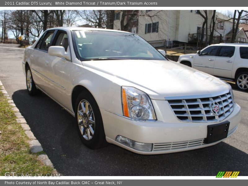 White Diamond Tricoat / Titanium/Dark Titanium Accents 2011 Cadillac DTS Luxury
