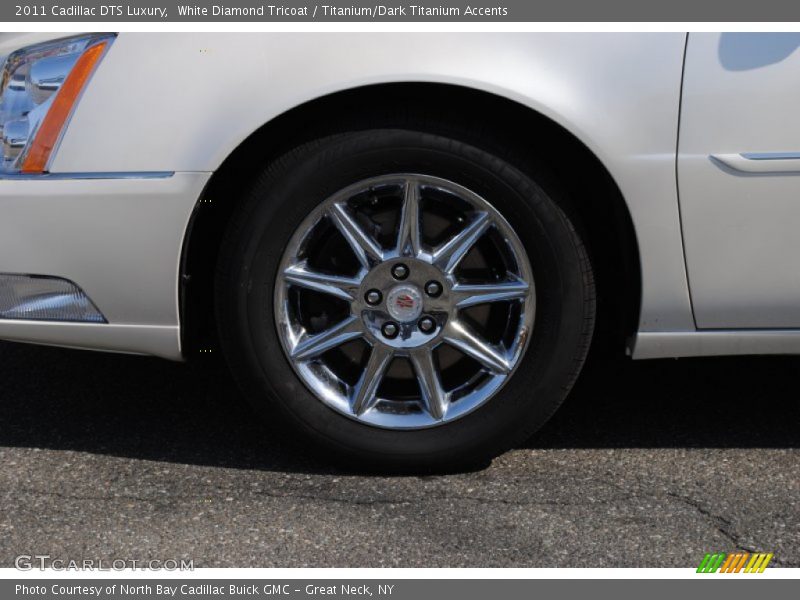 White Diamond Tricoat / Titanium/Dark Titanium Accents 2011 Cadillac DTS Luxury