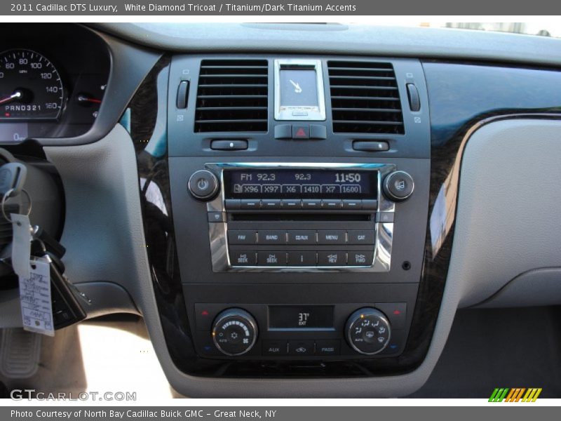 White Diamond Tricoat / Titanium/Dark Titanium Accents 2011 Cadillac DTS Luxury