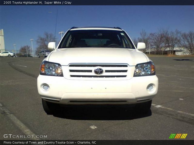 Super White / Gray 2005 Toyota Highlander I4