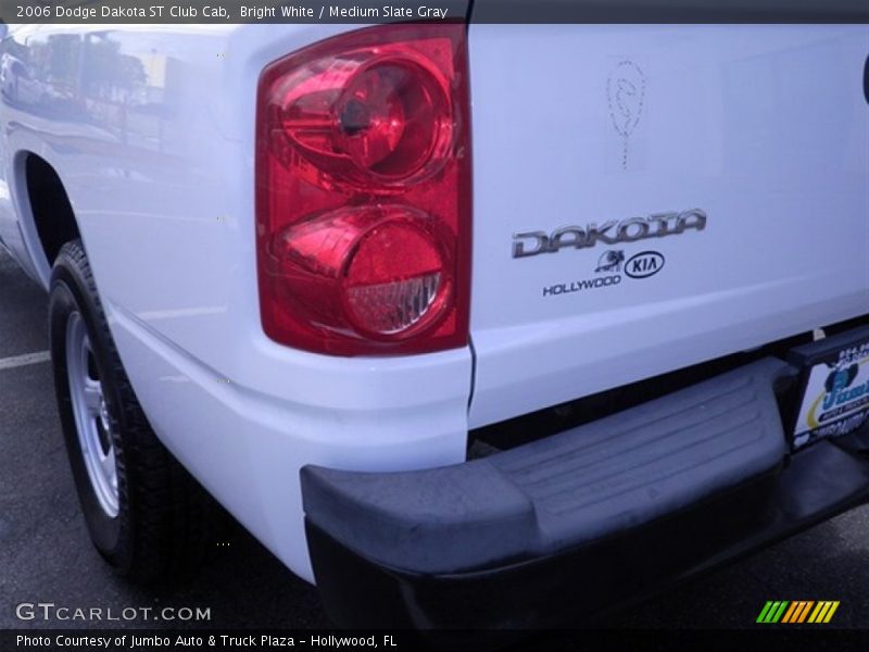 Bright White / Medium Slate Gray 2006 Dodge Dakota ST Club Cab