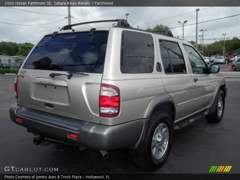 Sahara Beige Metallic / Parchment 2000 Nissan Pathfinder SE