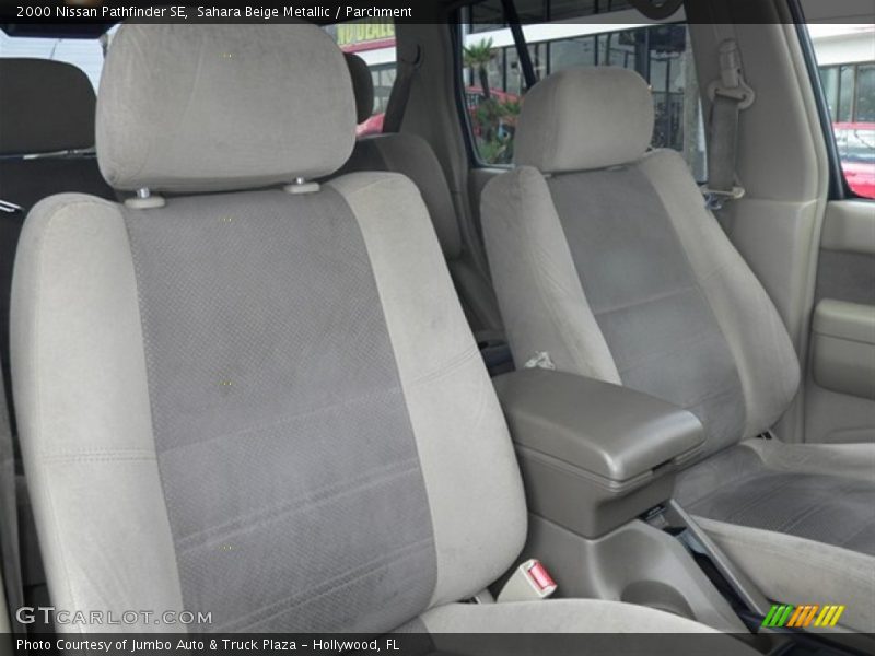 Sahara Beige Metallic / Parchment 2000 Nissan Pathfinder SE