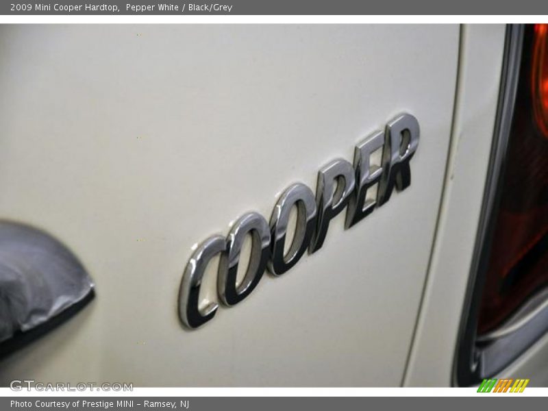 Pepper White / Black/Grey 2009 Mini Cooper Hardtop