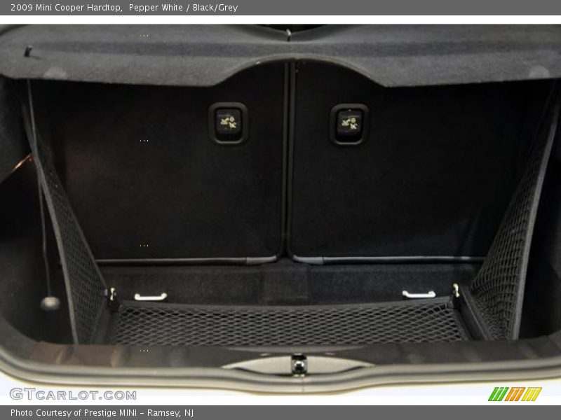 Pepper White / Black/Grey 2009 Mini Cooper Hardtop