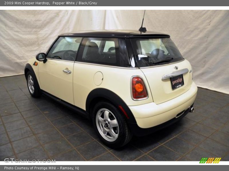 Pepper White / Black/Grey 2009 Mini Cooper Hardtop
