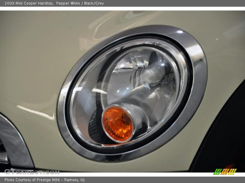Pepper White / Black/Grey 2009 Mini Cooper Hardtop