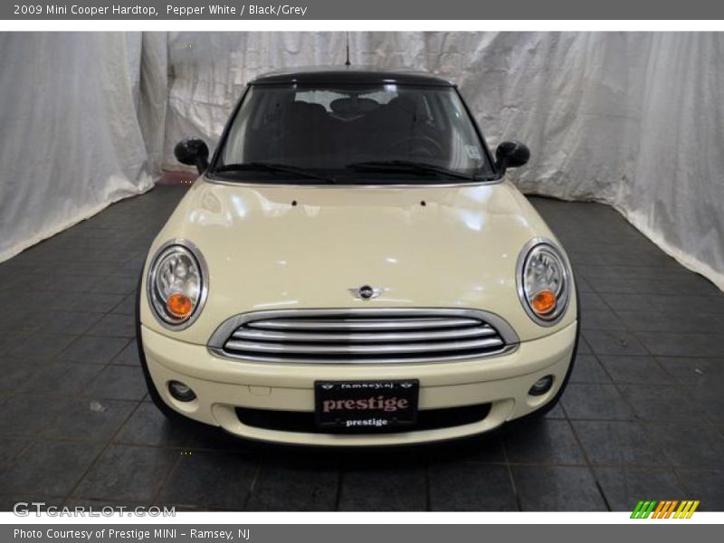 Pepper White / Black/Grey 2009 Mini Cooper Hardtop