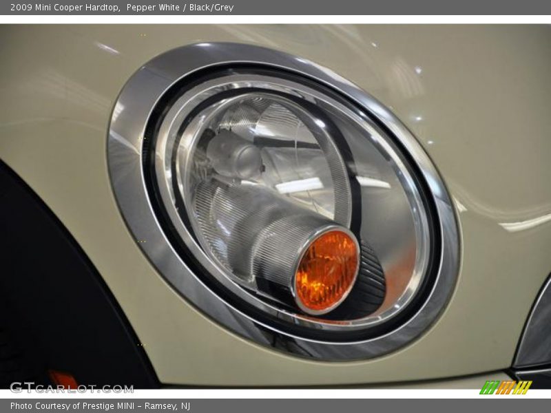 Pepper White / Black/Grey 2009 Mini Cooper Hardtop