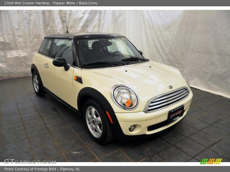 Pepper White / Black/Grey 2009 Mini Cooper Hardtop